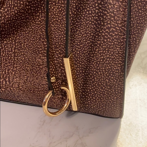 ☘️5/$15 Pebble designed hand bag w/strap NWT - Picture 2 of 6